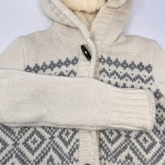 L.L. Bean Cream And Gray Wool Sherpa Knit Toggle Sweater Small - Picture 4 of 8